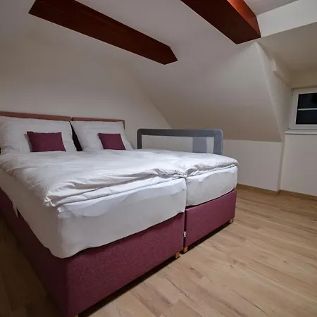 Pod Hazmburkem בית הארחה Klapy