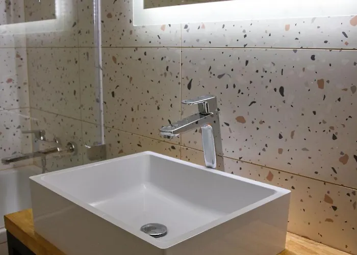 Pod Hazmburkem Gasthuis 3*